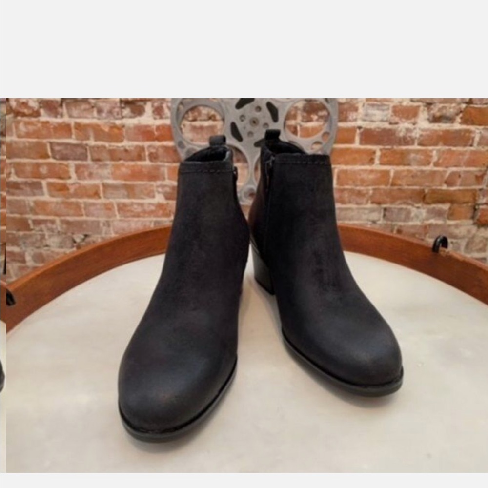 Women's Black Ankle Boots - Picture 4 of 5
